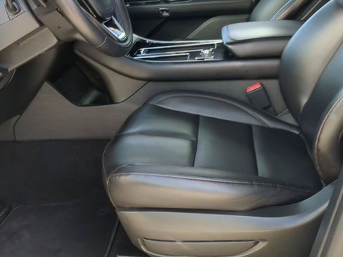 Used 2022 Lincoln Aviator AWD w/ Premium Package image 10