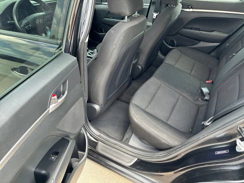 Used 2020 Hyundai Elantra SE w/ Cargo Package (C1) FWD image 12