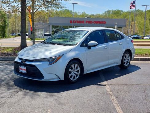 Used 2024 Toyota Corolla LE image 3
