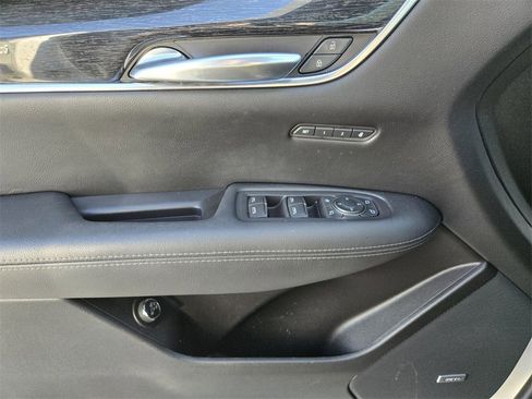 Used 2021 Cadillac XT5 Premium Luxury image 28