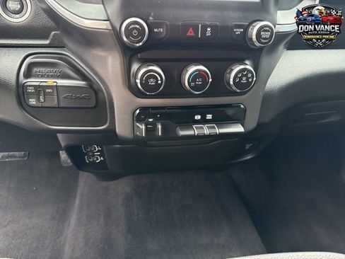 Used 2022 RAM 2500 Big Horn w/ Cold Weather Group AWD/4WD image 17