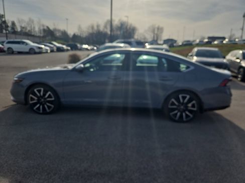 Used 2023 Honda Accord Touring image 6