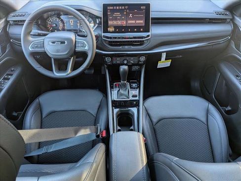 New 2026 Jeep Compass Latitude image 14