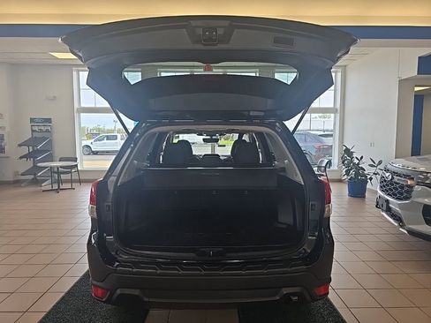 Used 2022 Subaru Forester Premium AWD/4WD image 32