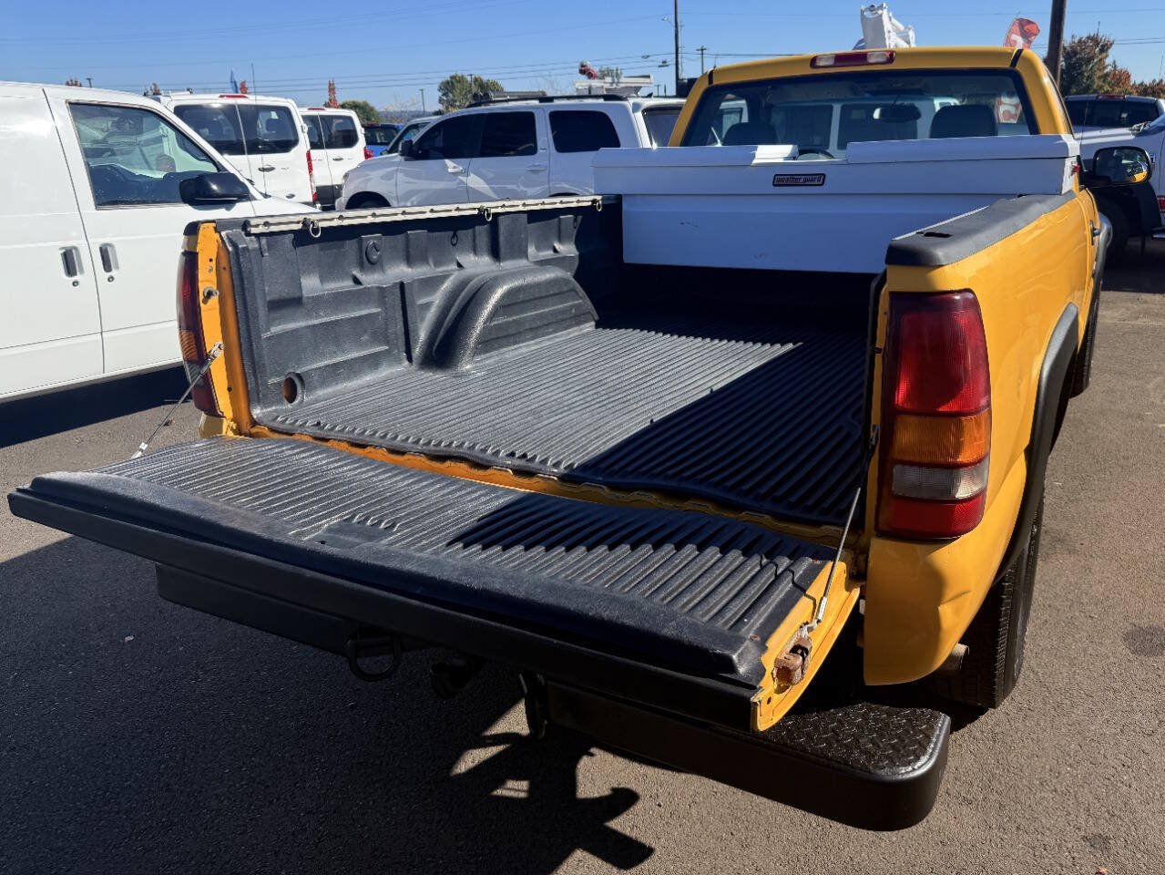 Used 2003 GMC Sierra 2500 W/T RWD image 4