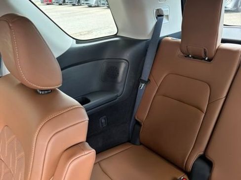 Used 2026 Nissan Pathfinder Platinum AWD/4WD image 26