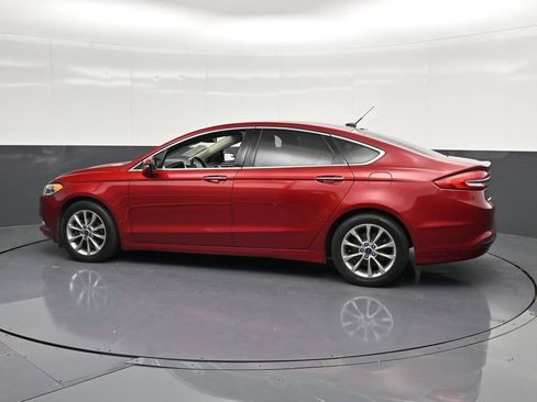 Used 2017 Ford Fusion SE w/ Fusion SE Technology Package FWD image 8