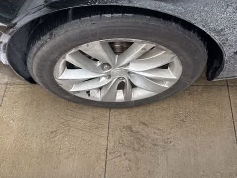 Used 2017 Buick Regal image 9