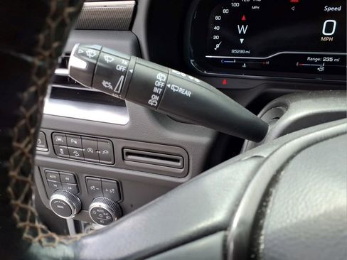 Used 2022 GMC Yukon XL AT4 AWD/4WD image 18