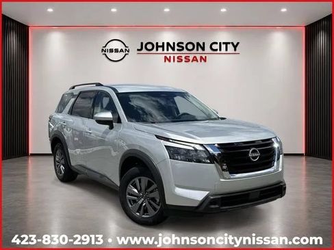 Used 2025 Nissan Pathfinder SV FWD image 1
