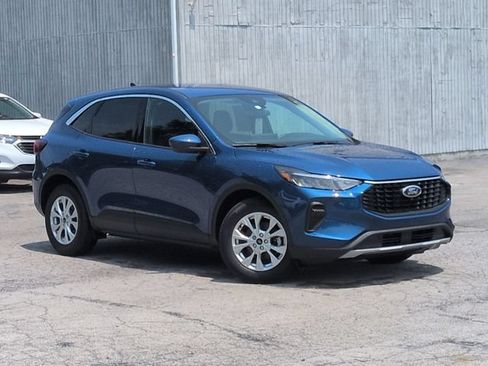 Used 2023 Ford Escape Active w/ Tech Pack #2 FWD image 11