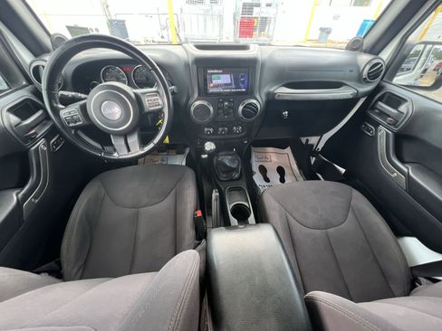 Used 2014 Jeep Wrangler Unlimited Sport w/ Quick Order Package 23S AWD/4WD image 2