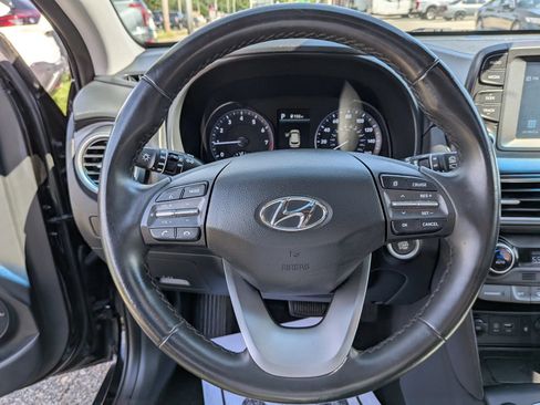 Used 2021 Hyundai Kona Limited AWD/4WD image 47