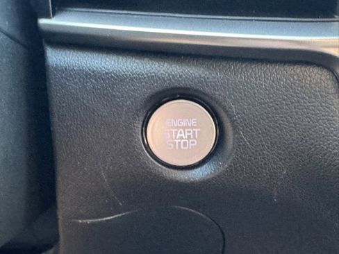 Certified 2025 Kia Sorento LX image 24