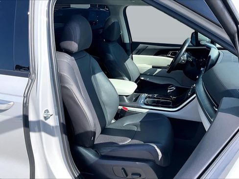 Used 2024 Kia Carnival SX Prestige FWD image 9