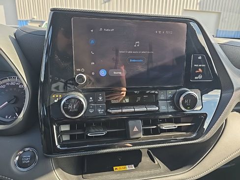 Used 2023 Toyota Highlander L AWD/4WD image 22