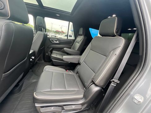 Used 2021 GMC Yukon SLT w/ SLT Luxury Package AWD/4WD image 14