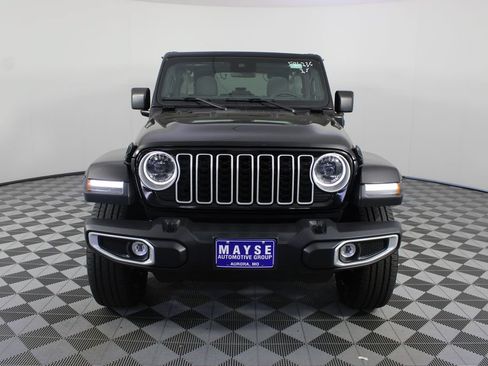 Used 2025 Jeep Wrangler Unlimited Sahara w/ Safety Group AWD/4WD image 25