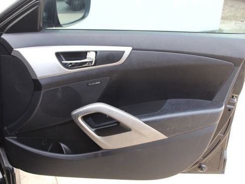 Used 2013 Hyundai Veloster RE:MIX Edition image 31