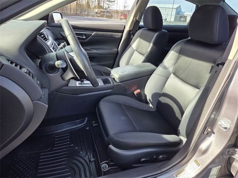 Used 2017 Nissan Altima 2.5 SR w/ Midnight Edition Package image 5