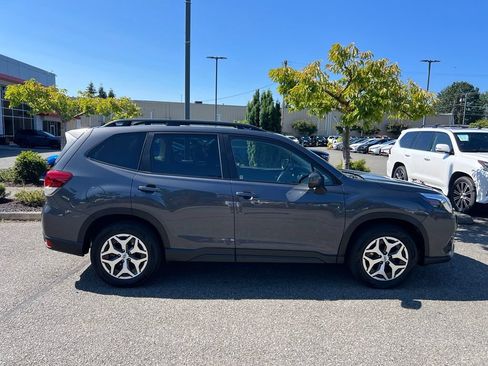Used 2023 Subaru Forester Premium AWD/4WD image 6