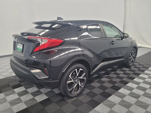 Used 2019 Toyota C-HR XLE FWD image 10
