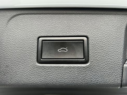 Used 2018 Volkswagen Atlas SEL image 26