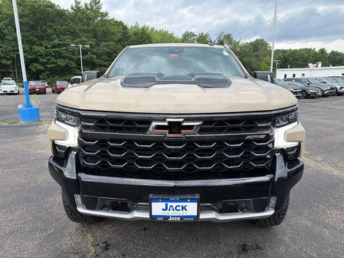 Used 2022 Chevrolet Silverado 1500 ZR2 w/ Technology Package AWD/4WD image 2