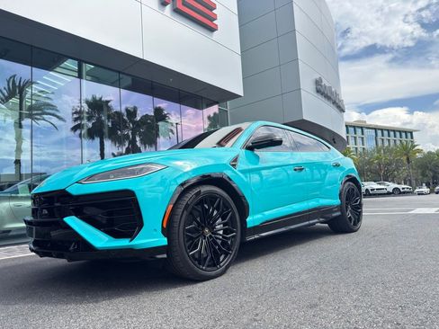 Used 2025 Lamborghini Urus SE AWD/4WD image 1