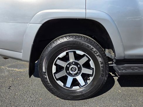 Used 2024 Toyota 4Runner TRD Off-Road image 17