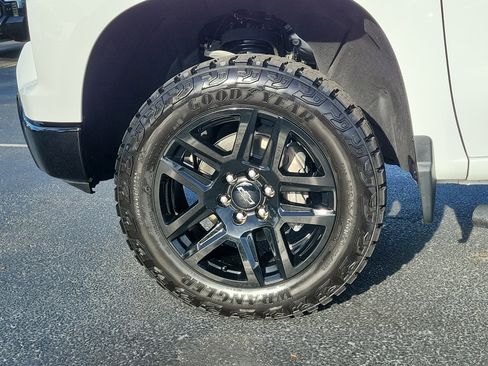 Used 2024 Chevrolet Silverado 1500 LT Trail Boss w/ LT Trail Boss Premium Package image 5