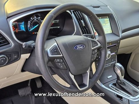 Used 2018 Ford Edge Titanium w/ Equipment Group 302A AWD/4WD image 23