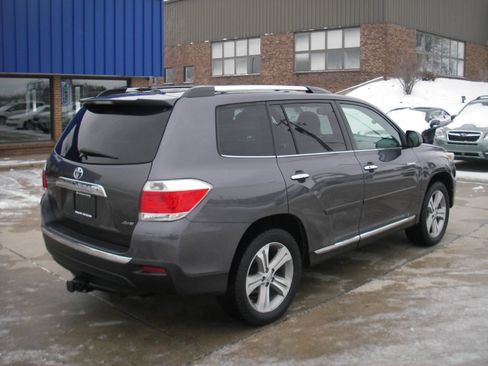 Used 2012 Toyota Highlander Limited w/ Tow Pkg image 5