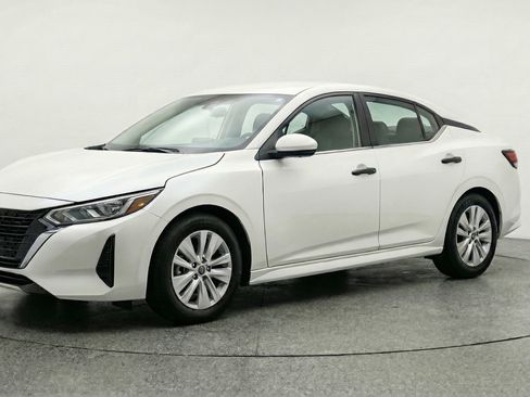 Used 2025 Nissan Sentra S image 3