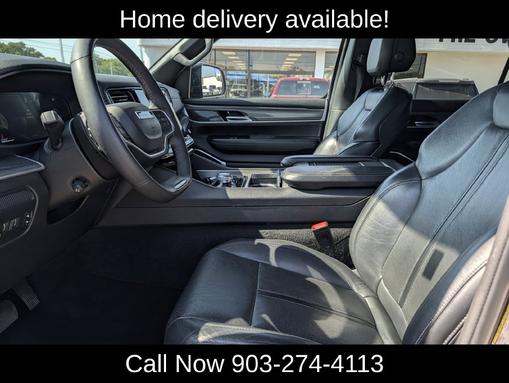 Used 2024 Jeep Wagoneer L Series III AWD/4WD image 28