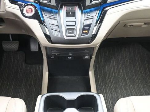 Used 2023 Honda Odyssey Touring image 25