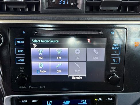 Certified 2018 Toyota Corolla XSE image 29