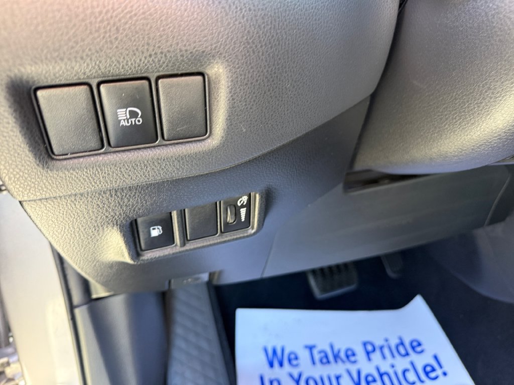 Used 2019 Toyota C-HR XLE FWD image 29