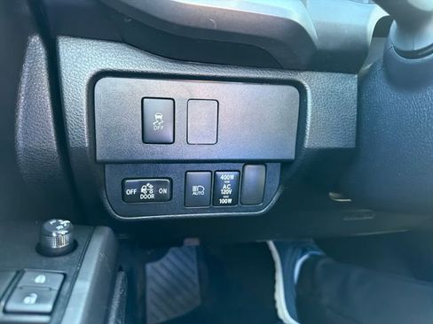 Used 2021 Toyota Tacoma TRD Off-Road AWD/4WD image 24