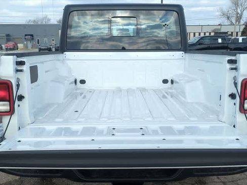 New 2026 Jeep Gladiator Sport image 33