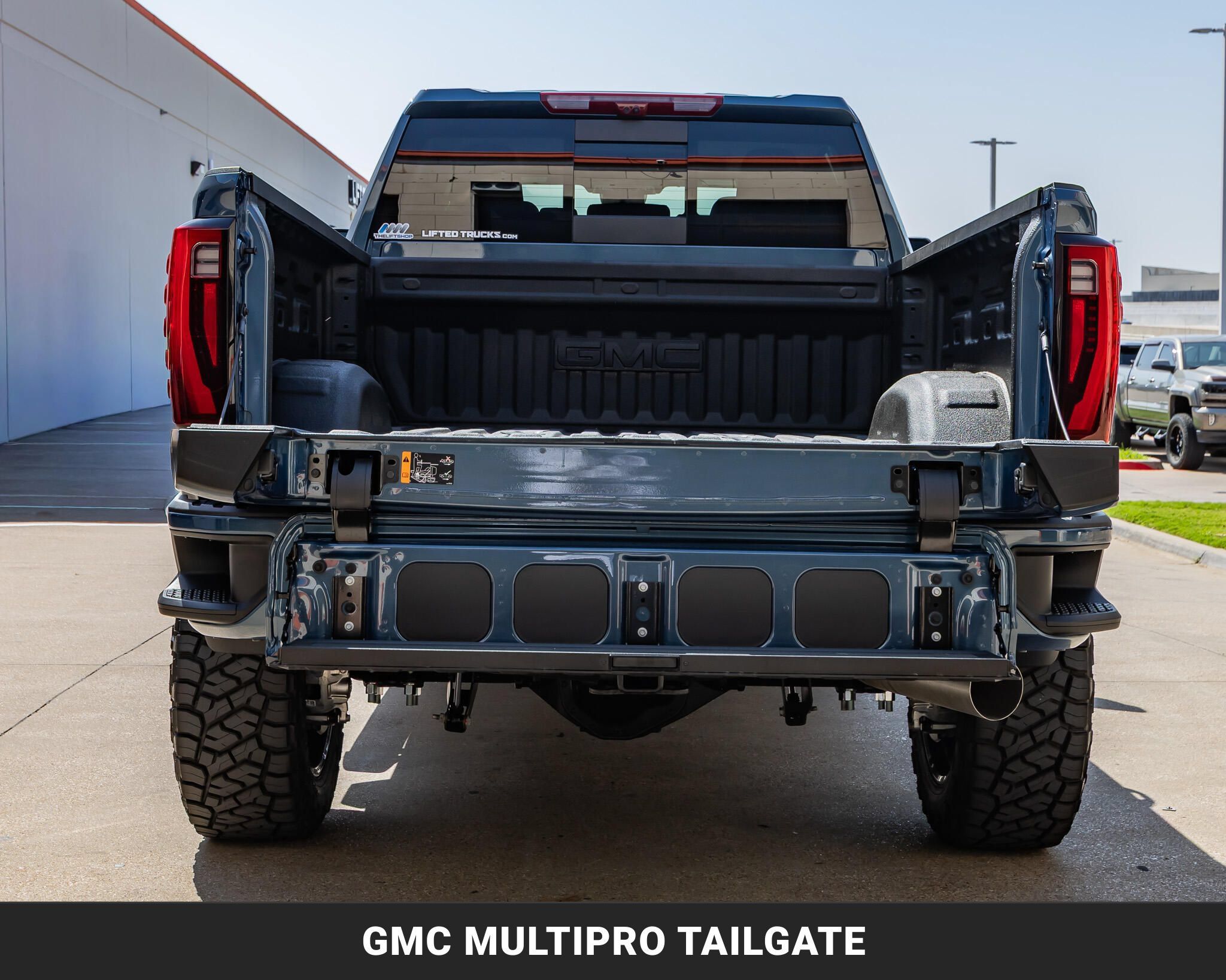 Used 2026 GMC Sierra 2500 Denali w/ Denali Reserve Package AWD/4WD image 9