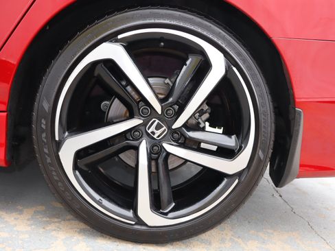 Used 2018 Honda Accord Sport image 12