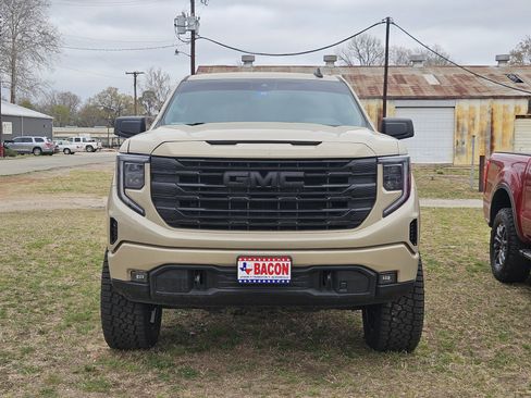 Used 2022 GMC Sierra 1500 Elevation w/ X31 Off-Road Package image 2