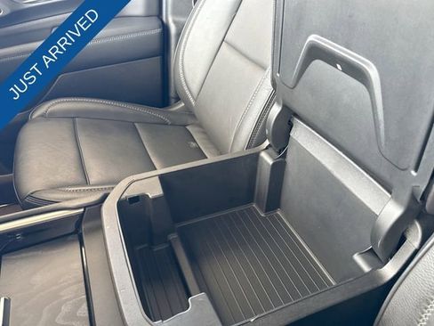 Used 2024 GMC Yukon XL Denali w/ Denali Reserve Package image 21