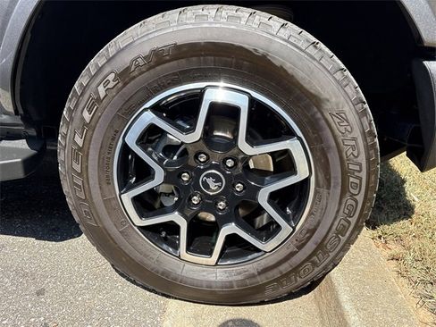 Used 2022 Ford Bronco Outer Banks image 8