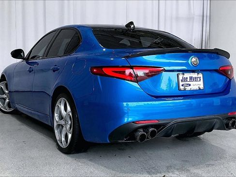 Used 2019 Alfa Romeo Giulia Ti Sport w/ Quick Order Package 22S Sport AWD/4WD image 5