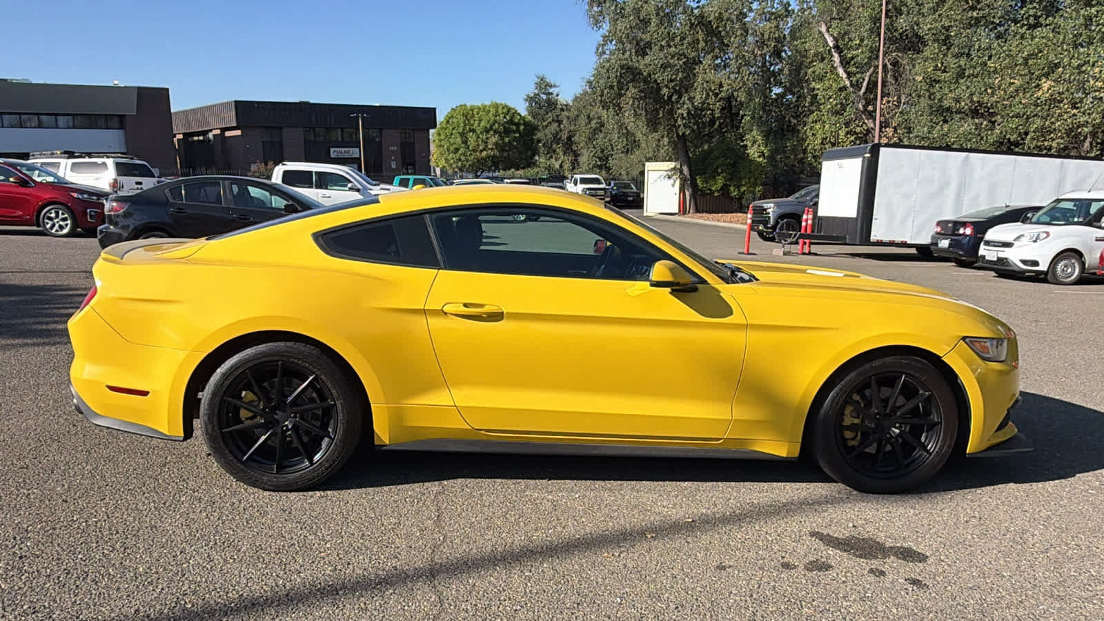 Used 2016 Ford Mustang Premium RWD image 4