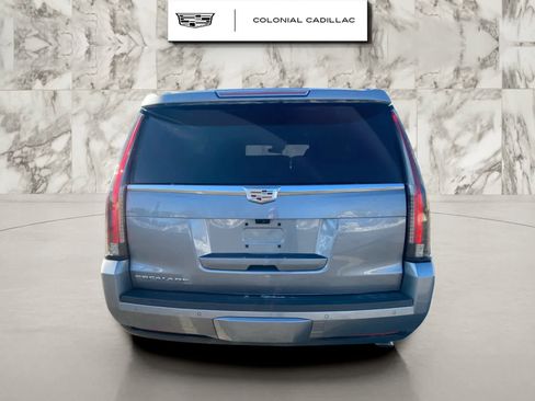 Used 2019 Cadillac Escalade Luxury w/ LPO, Radiant Package image 3