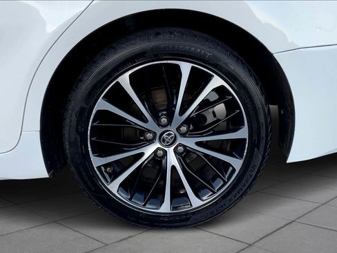 Used 2019 Toyota Camry SE image 10