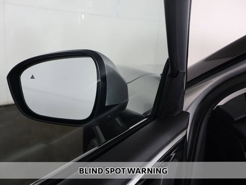 Used 2024 Mitsubishi Outlander SE image 7